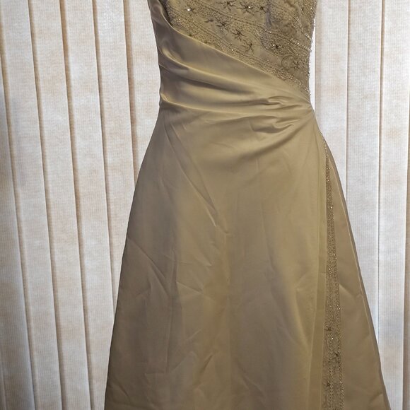 Maggie Sottero Couture White Beaded Wedding Dress 10 - Picture 3 of 13